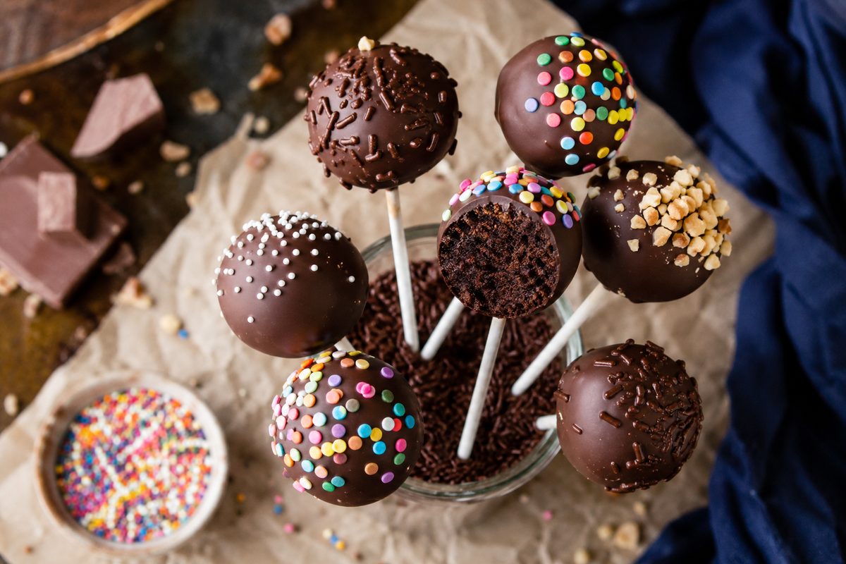 Chocolate cake pops recipe and selling guide